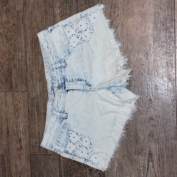 Mossimo Supply Co. Pants - Women's Shorts